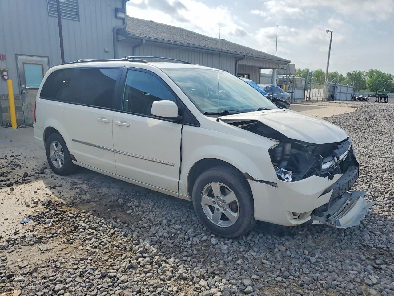 2010 DODGE GRAND CARAVAN SXT photo 4