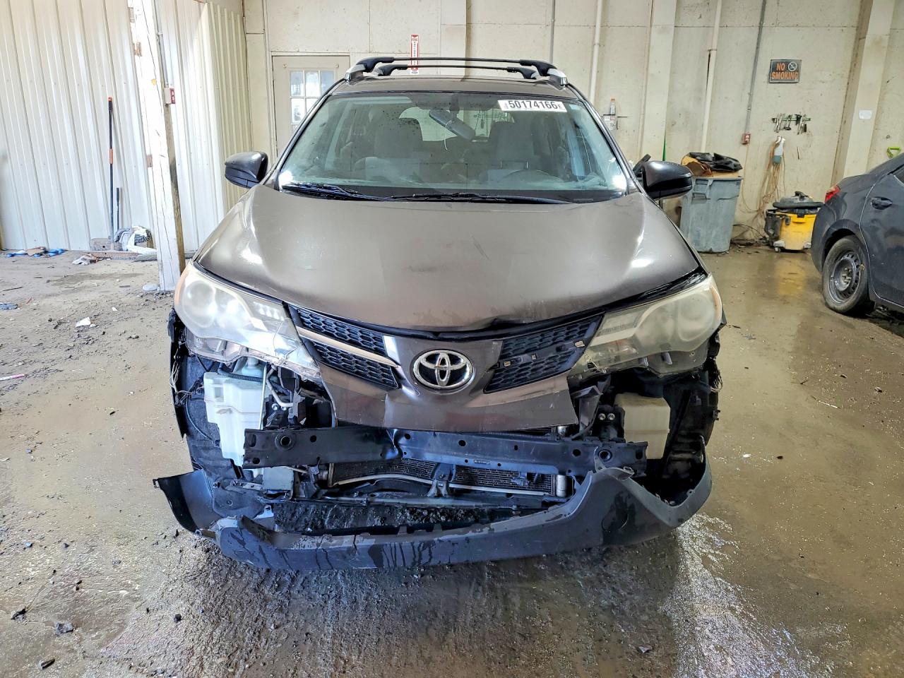 2013 TOYOTA RAV4 LE photo 13