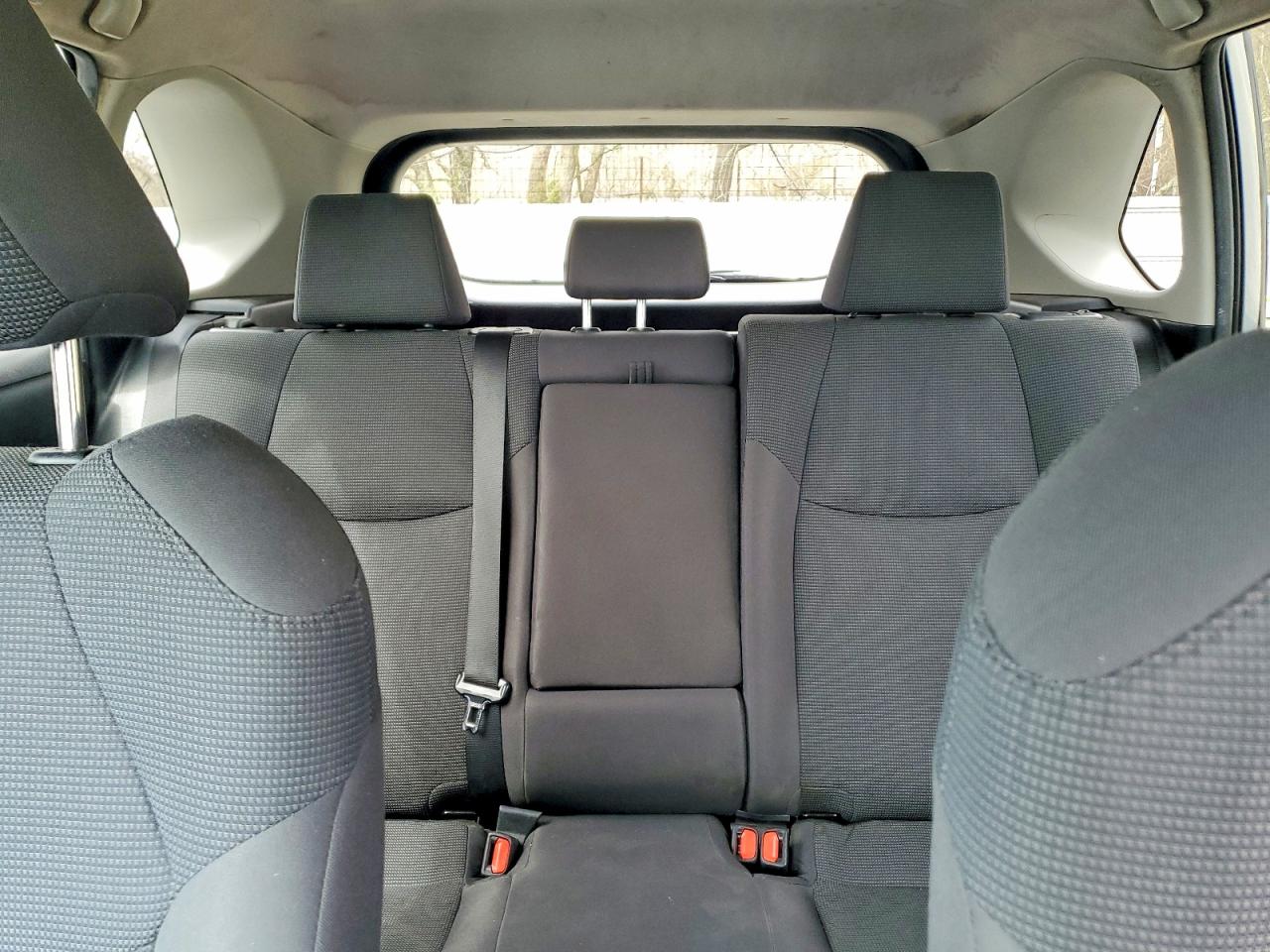 2019 TOYOTA RAV4 photo 19