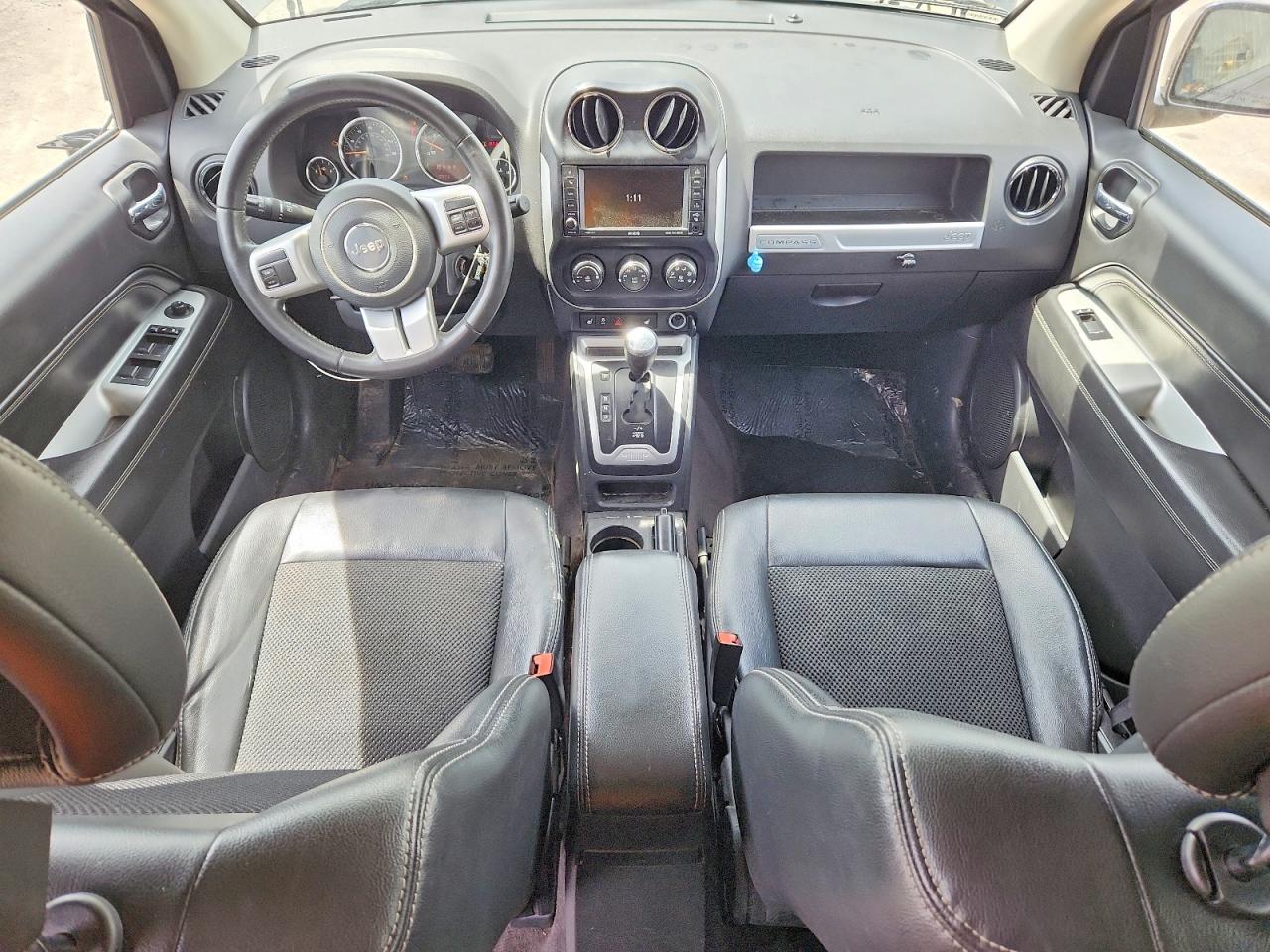 2017 JEEP COMPASS LATITUDE photo 8