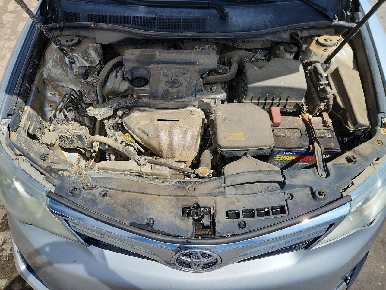 2012 TOYOTA CAMRY LE photo 21