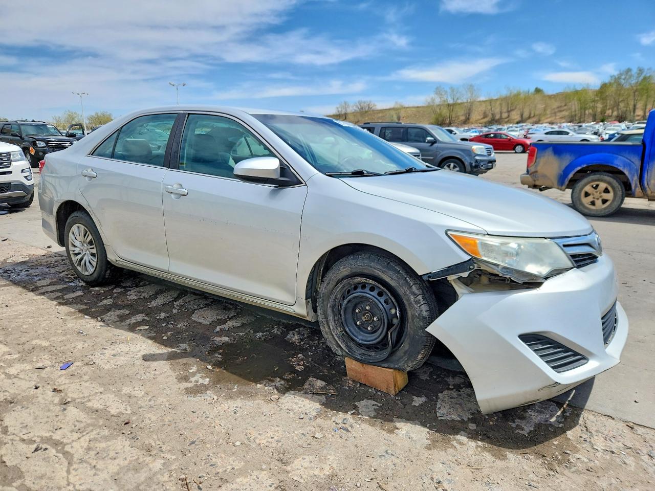 2012 TOYOTA CAMRY LE photo 7