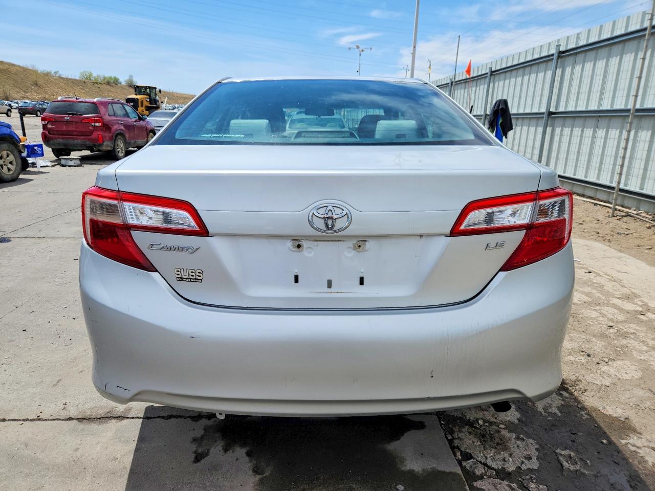 2012 TOYOTA CAMRY LE photo 11