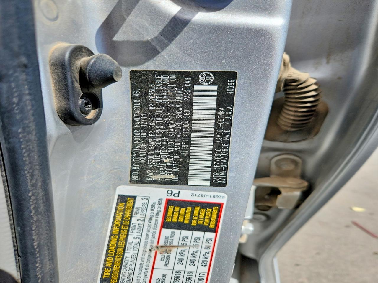 2012 TOYOTA CAMRY LE photo 25