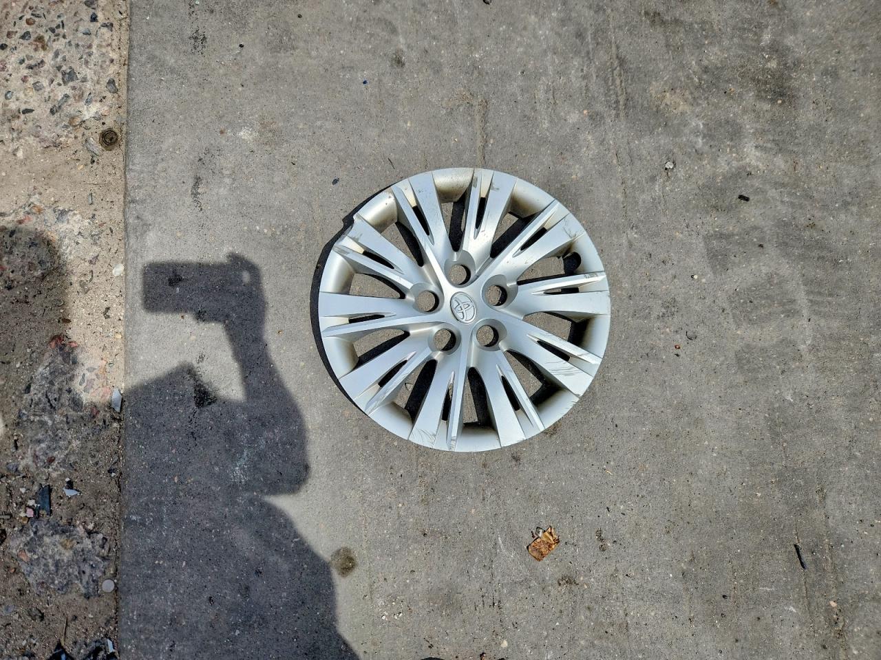 2012 TOYOTA CAMRY LE photo 23