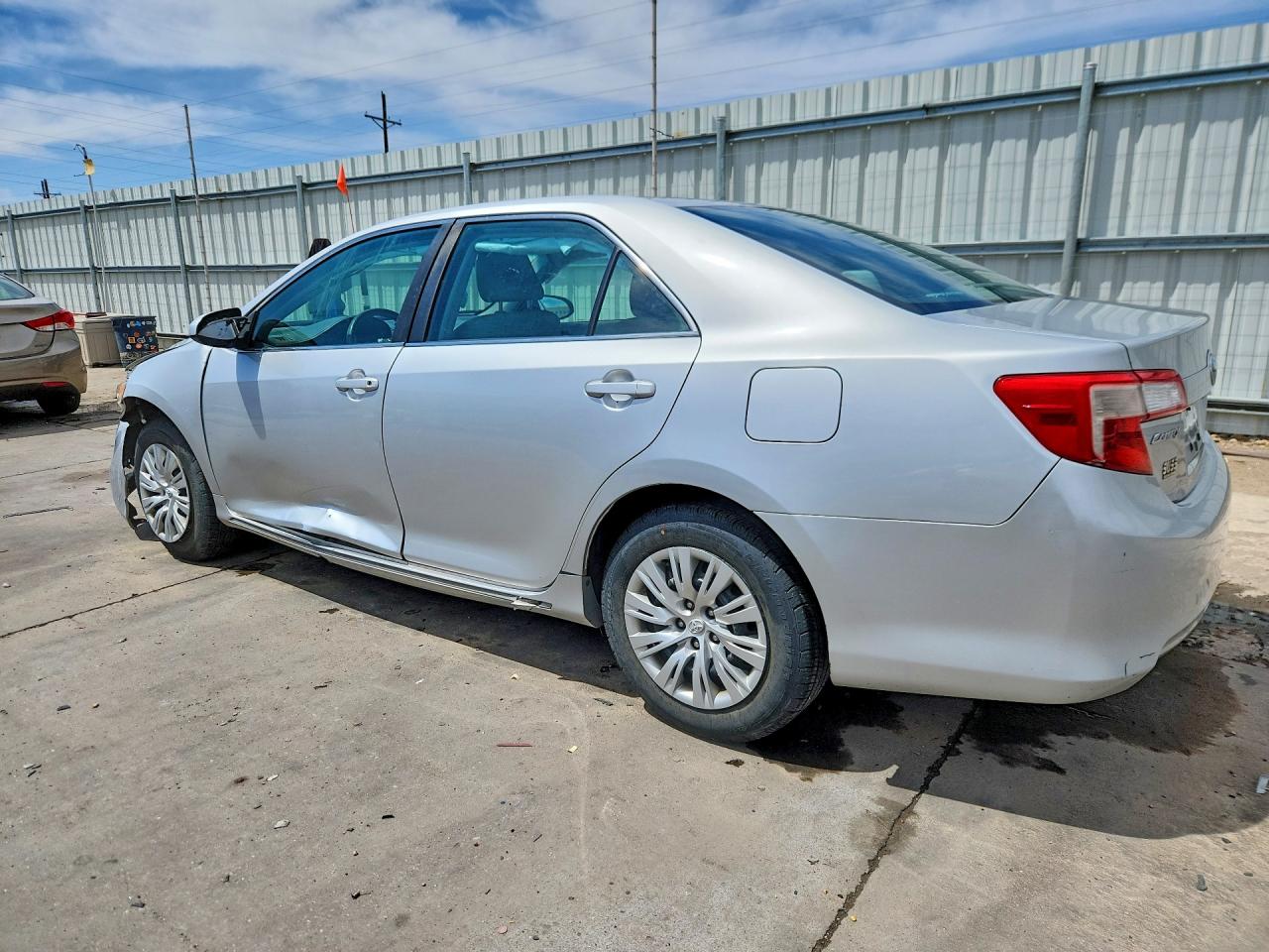 2012 TOYOTA CAMRY LE photo 3