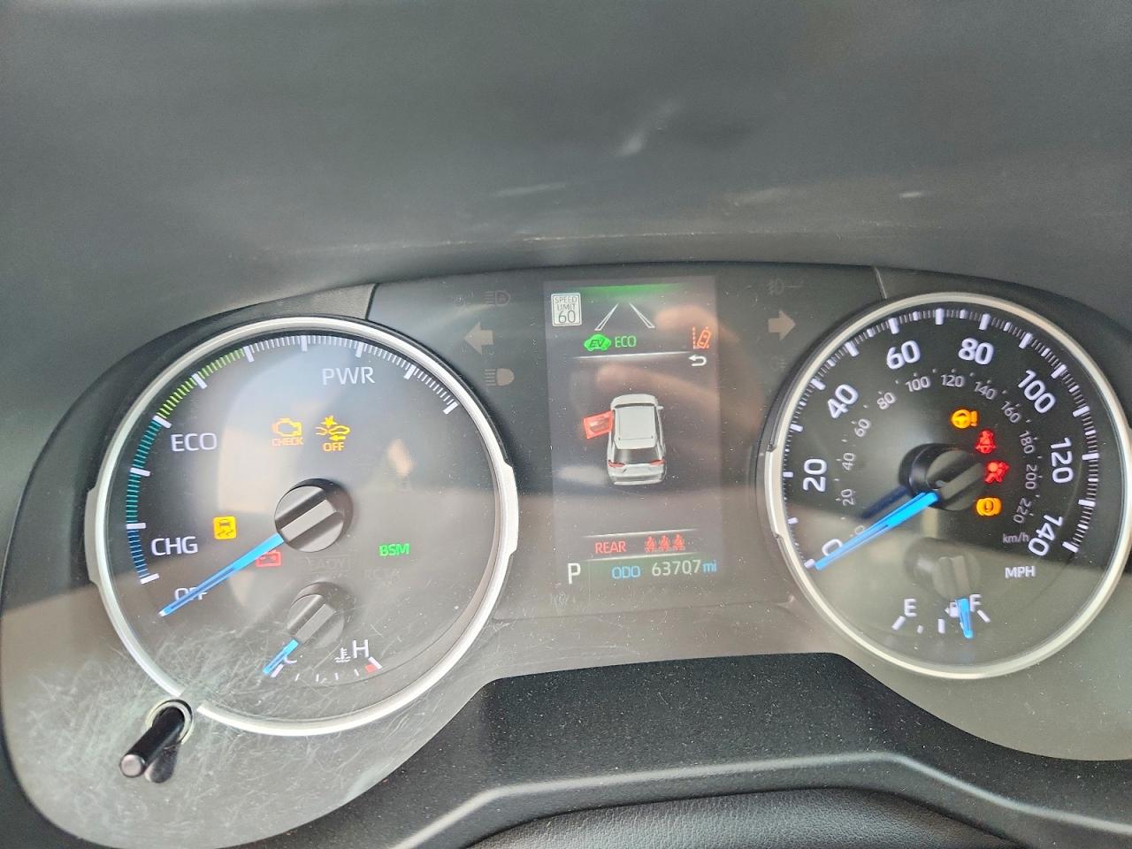 2019 TOYOTA RAV4 LE photo 17