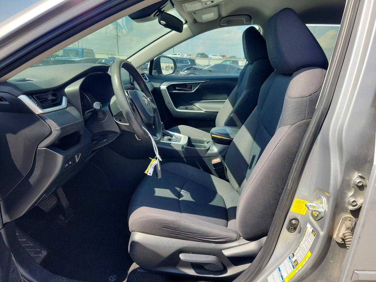 2019 TOYOTA RAV4 LE photo 13