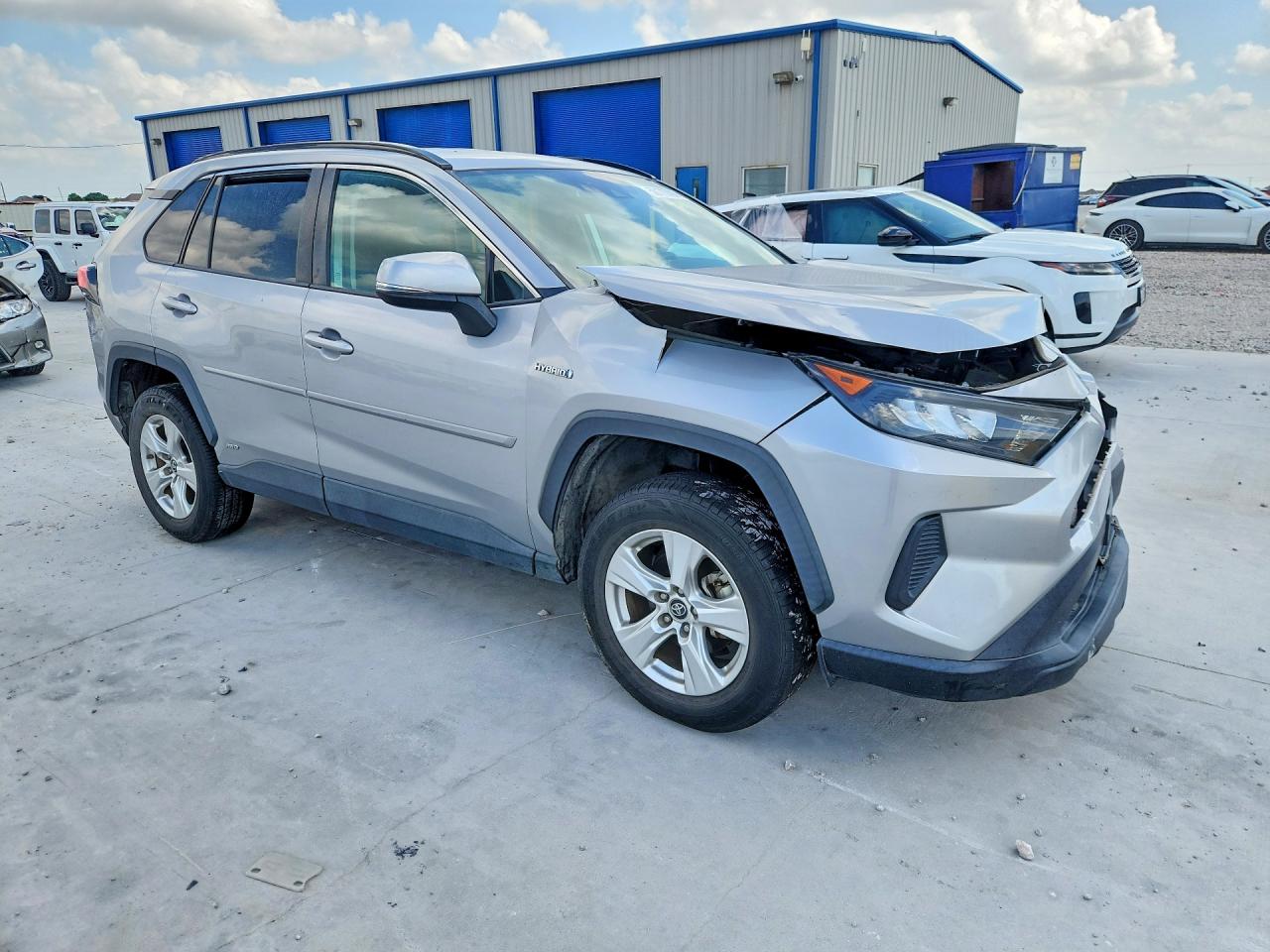 2019 TOYOTA RAV4 LE photo 7