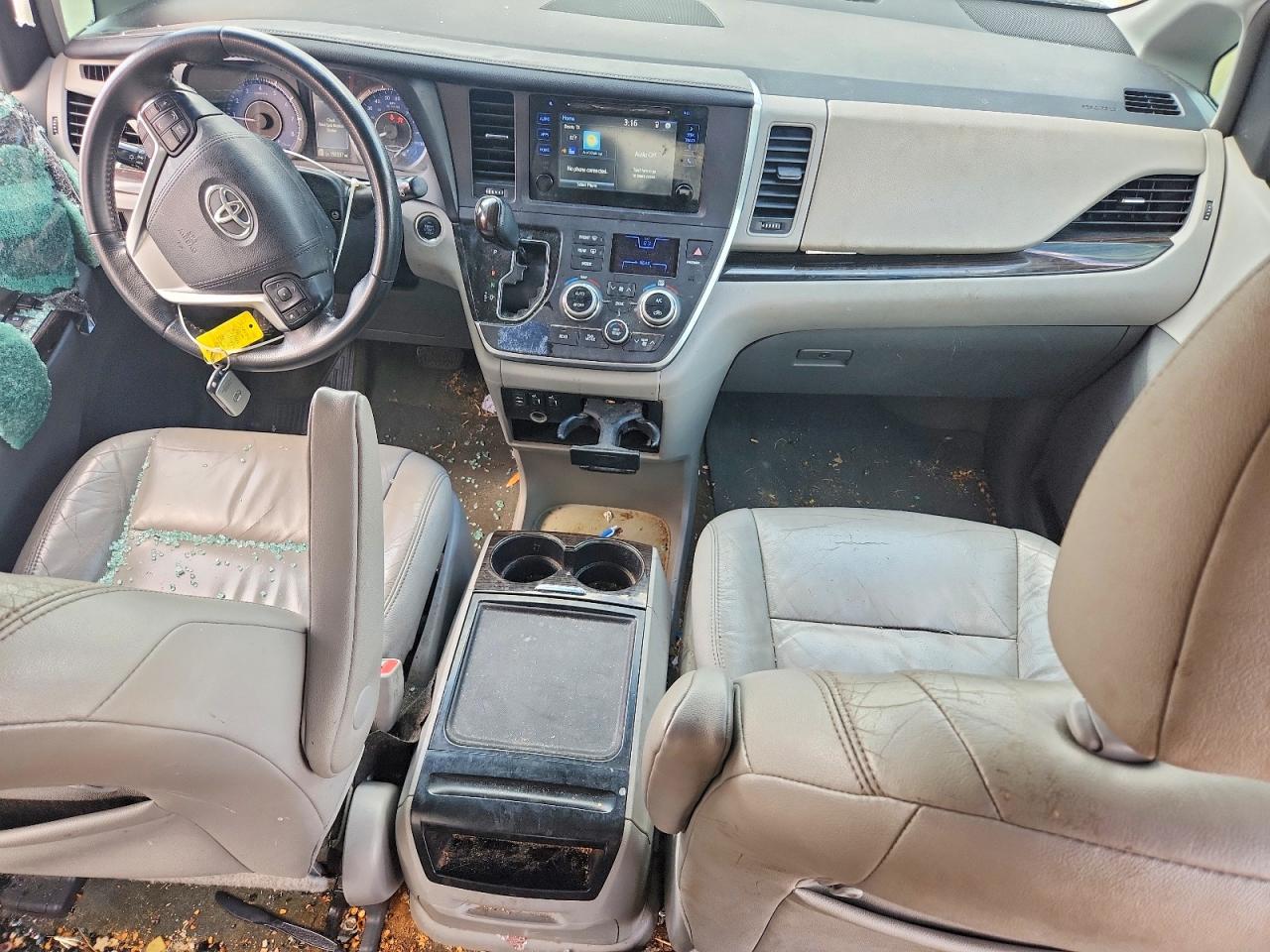 2015 TOYOTA SIENNA XLE 8-PASSENGER photo 22