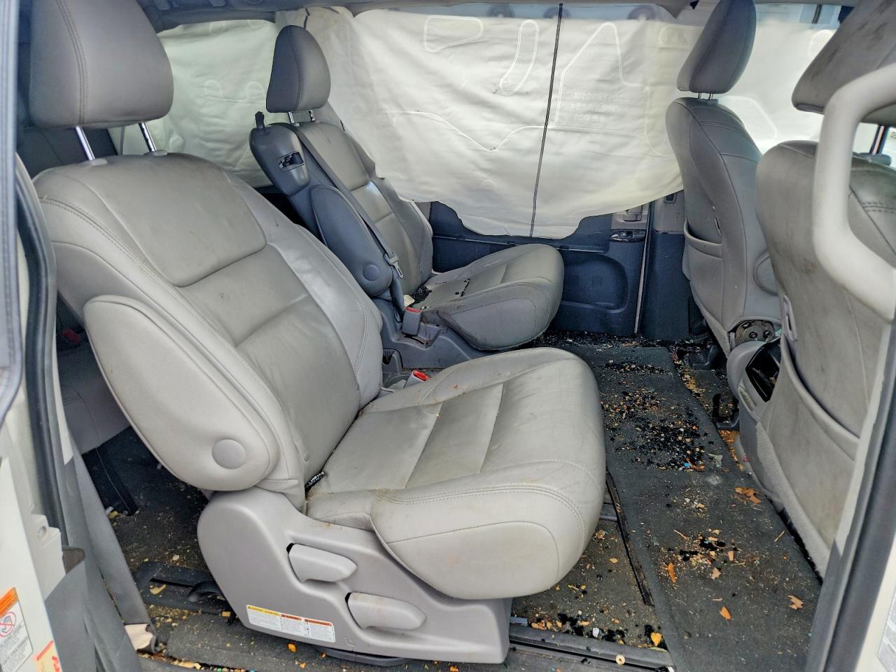 2015 TOYOTA SIENNA XLE 8-PASSENGER photo 31