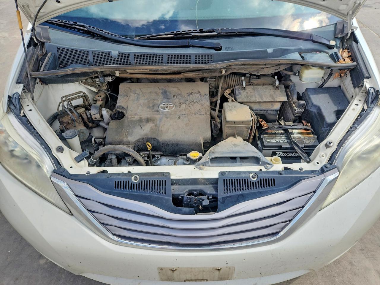 2015 TOYOTA SIENNA XLE 8-PASSENGER photo 34