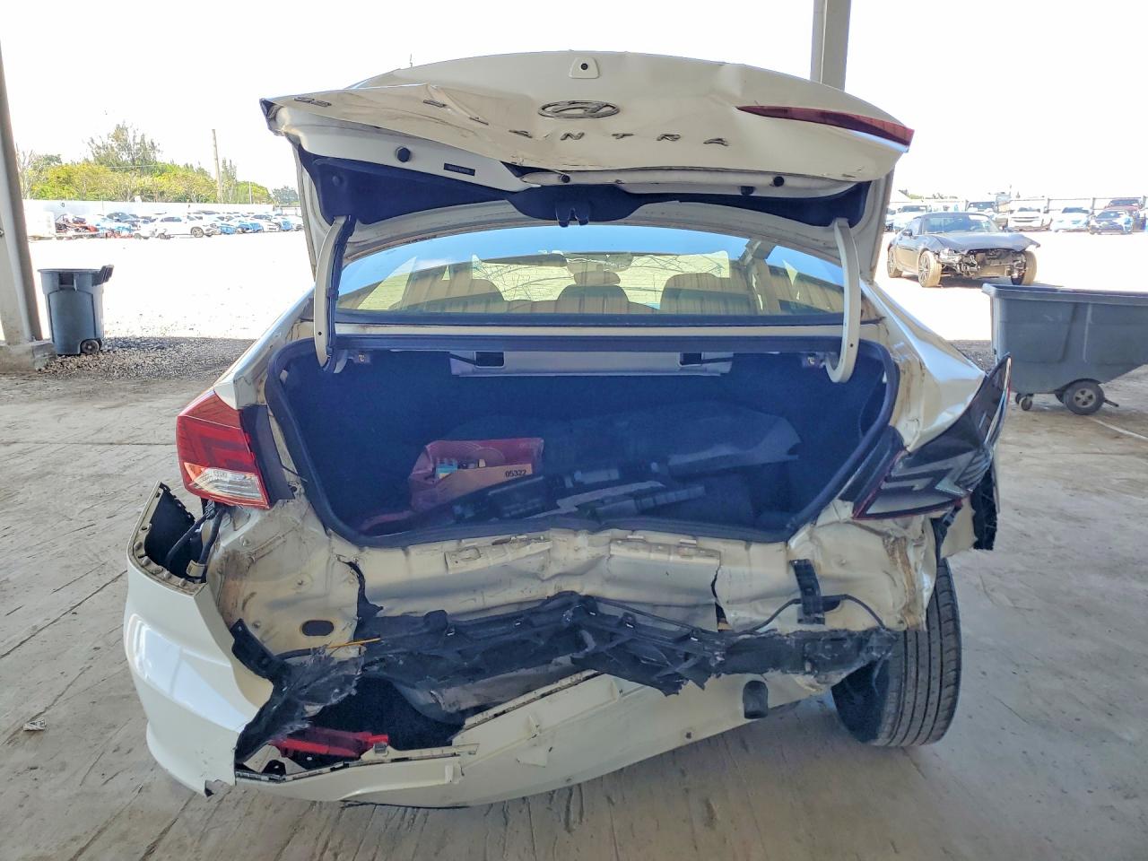 2019 HYUNDAI ELANTRA SE photo 11