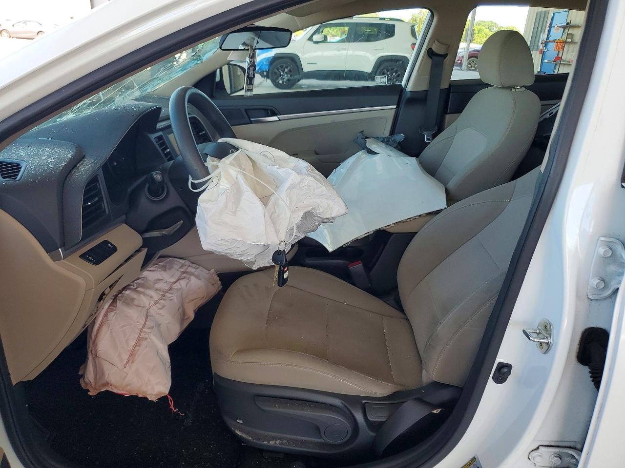 2019 HYUNDAI ELANTRA SE photo 13