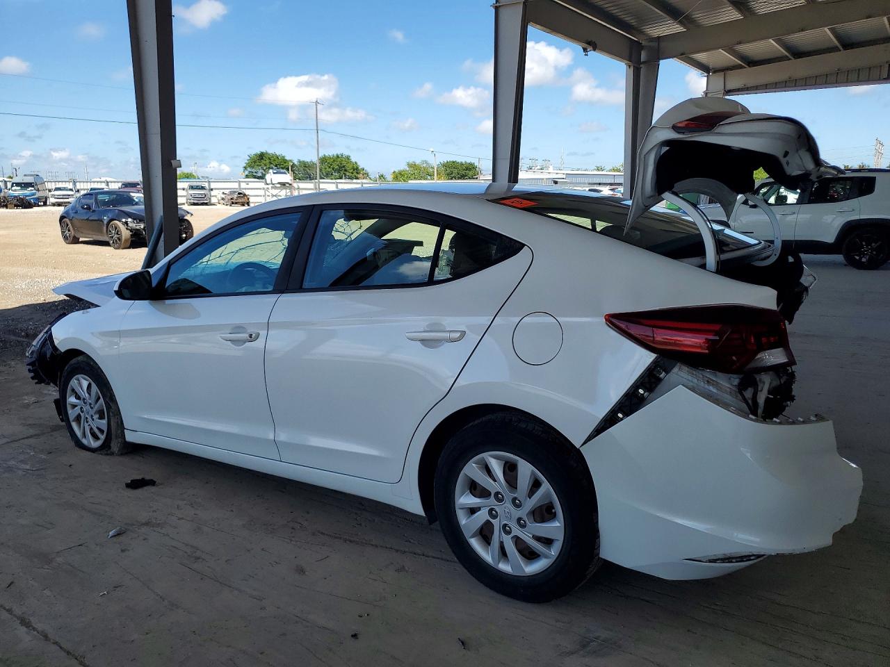 2019 HYUNDAI ELANTRA SE photo 3