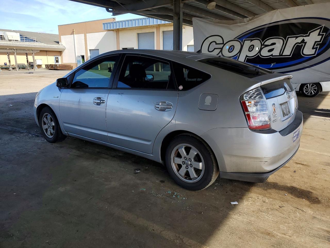 2008 TOYOTA PRIUS BASE photo 3