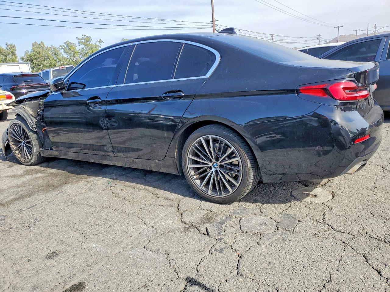 2021 BMW 530E photo 2