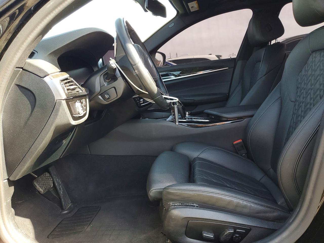 2021 BMW 530E photo 7