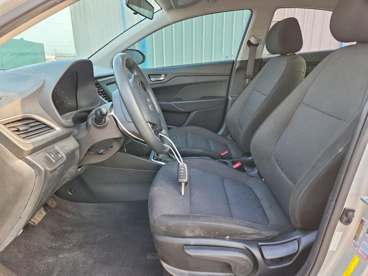 2019 HYUNDAI ACCENT SE photo 19