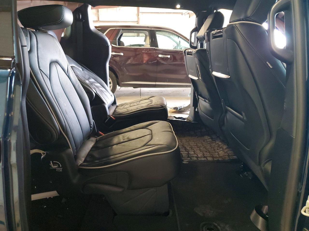 2025 CHRYSLER PACIFICA LIMITED photo 31