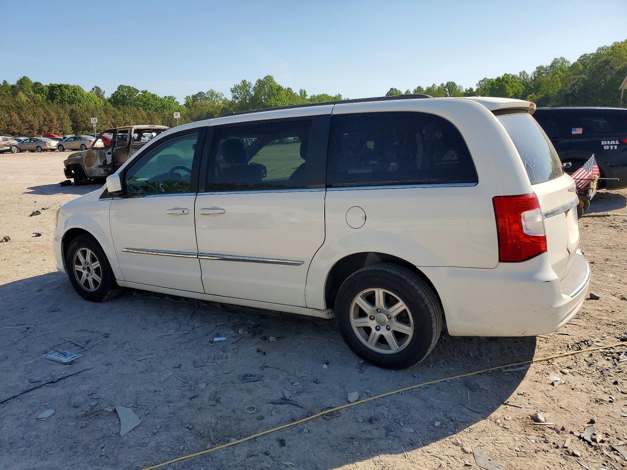 2013 CHRYSLER TOWN & COUNTRY TOURING photo 4