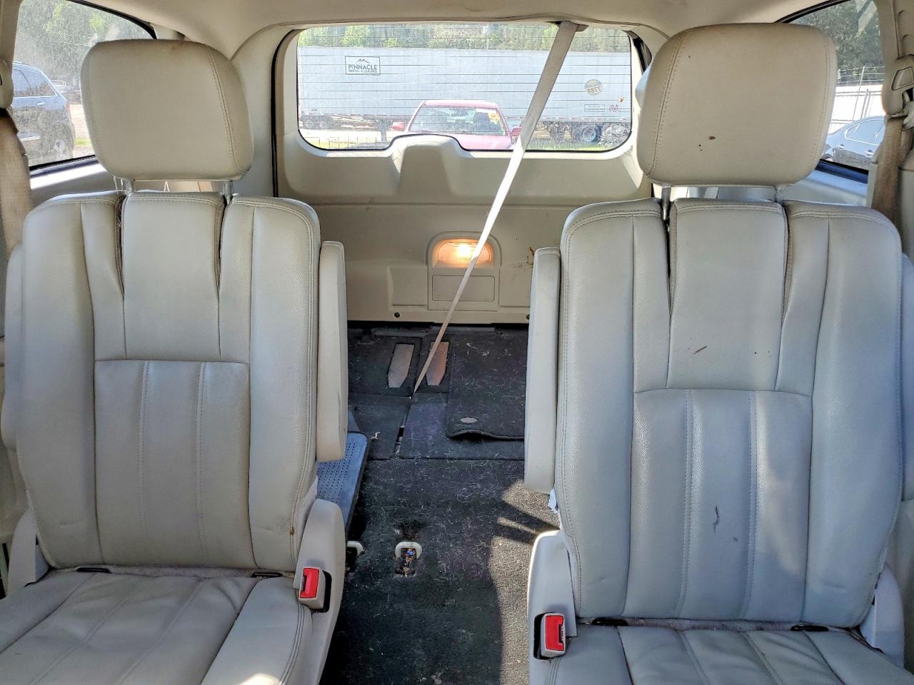2013 CHRYSLER TOWN & COUNTRY TOURING photo 28