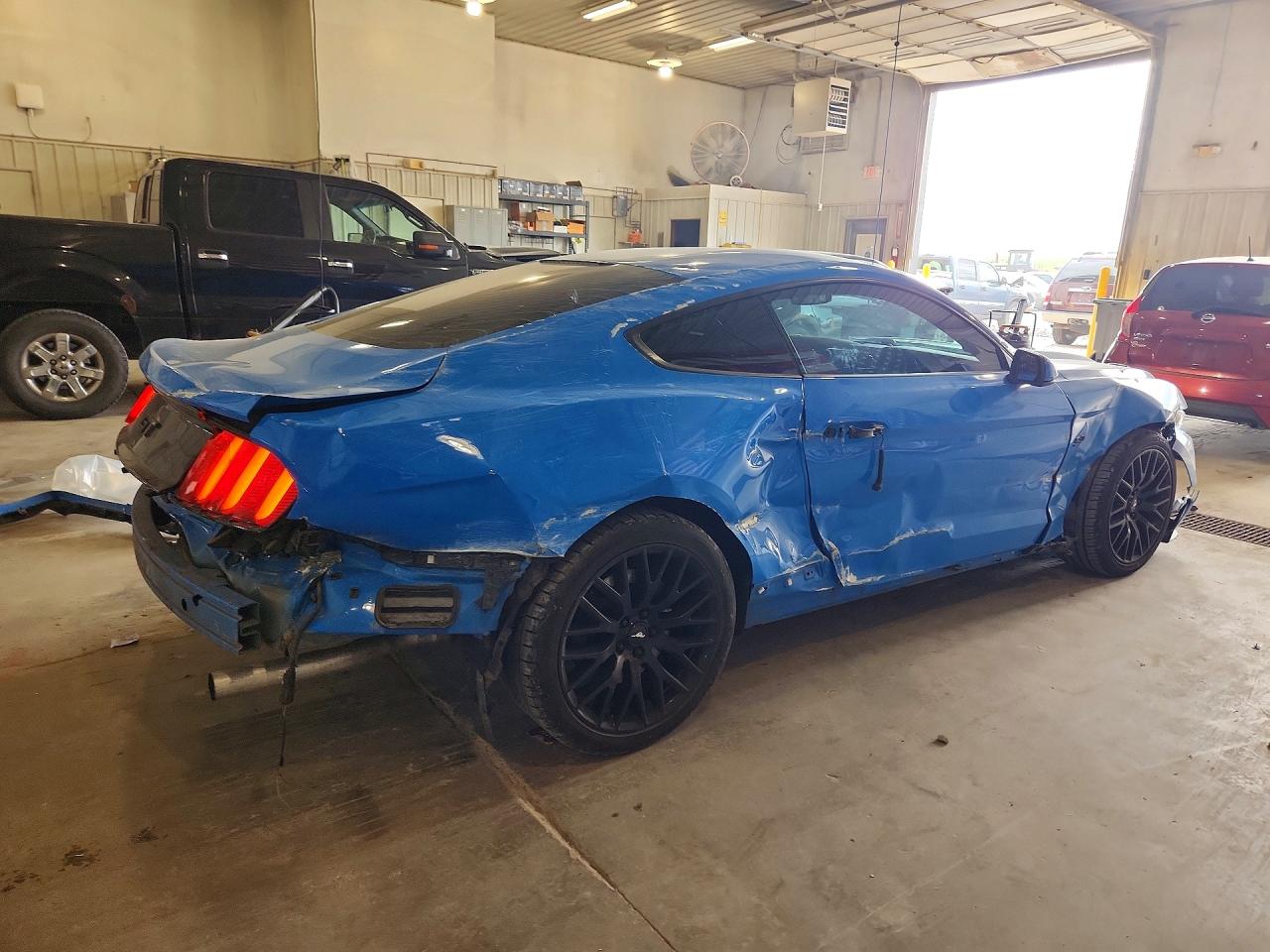 2017 FORD MUSTANG GT photo 5