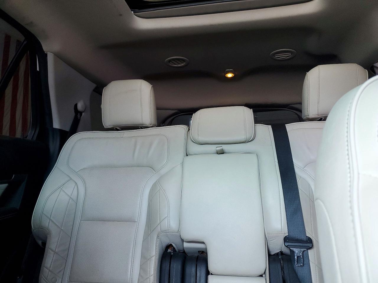 2017 FORD EXPLORER PLATINUM photo 28