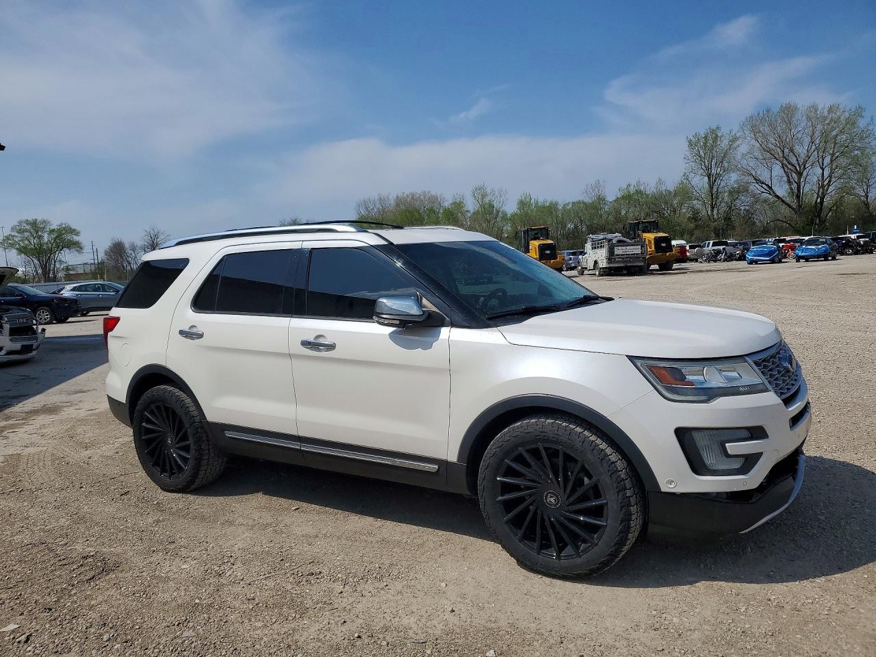 2017 FORD EXPLORER PLATINUM photo 10