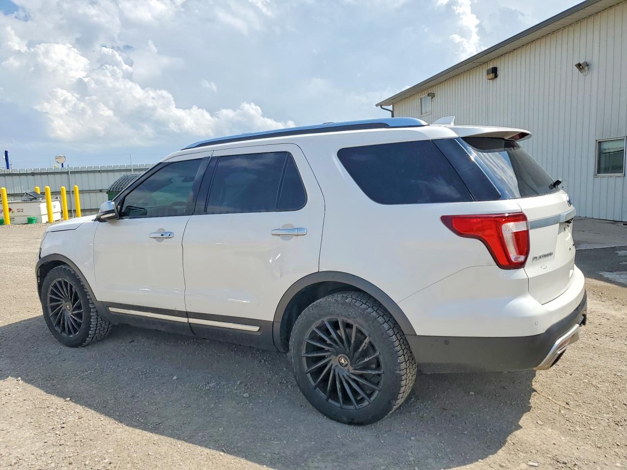 2017 FORD EXPLORER PLATINUM photo 4