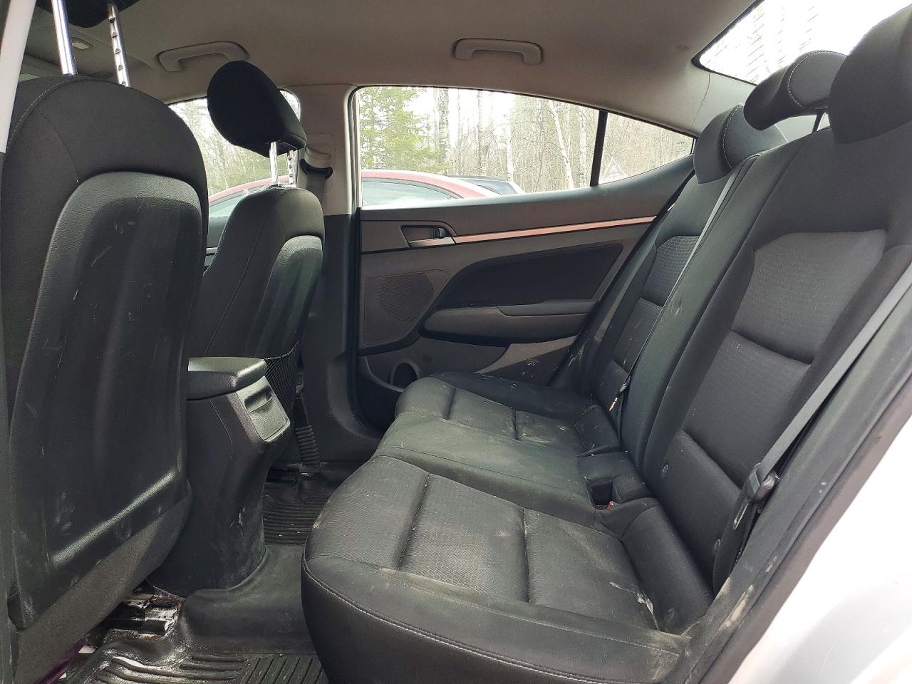 2017 HYUNDAI ELANTRA SE photo 10