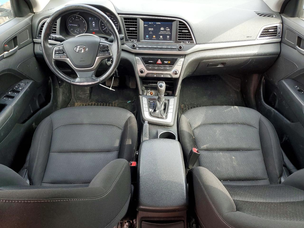 2017 HYUNDAI ELANTRA SE photo 8
