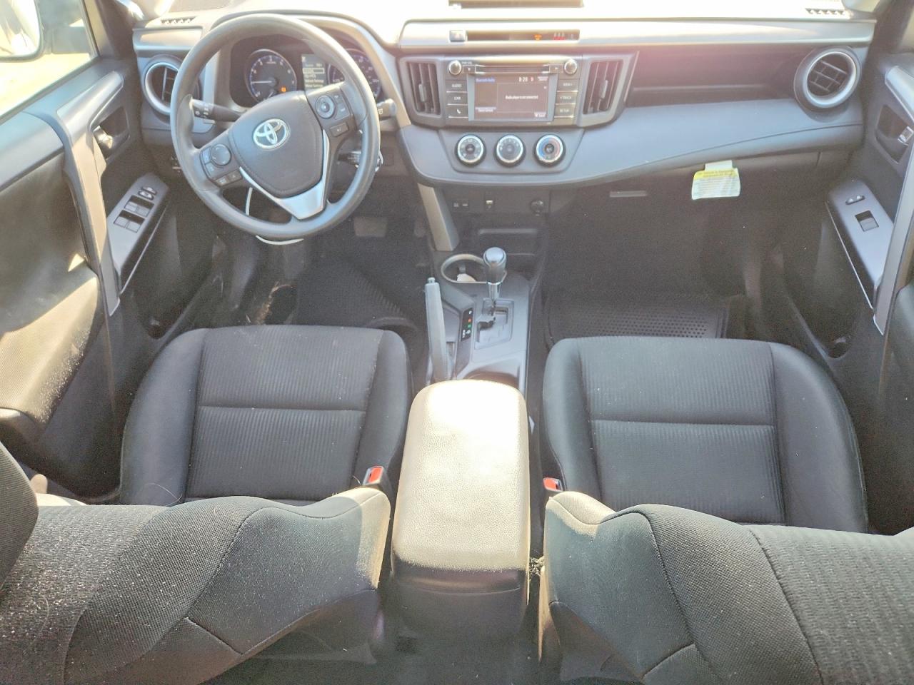 2018 TOYOTA RAV4 LE photo 15