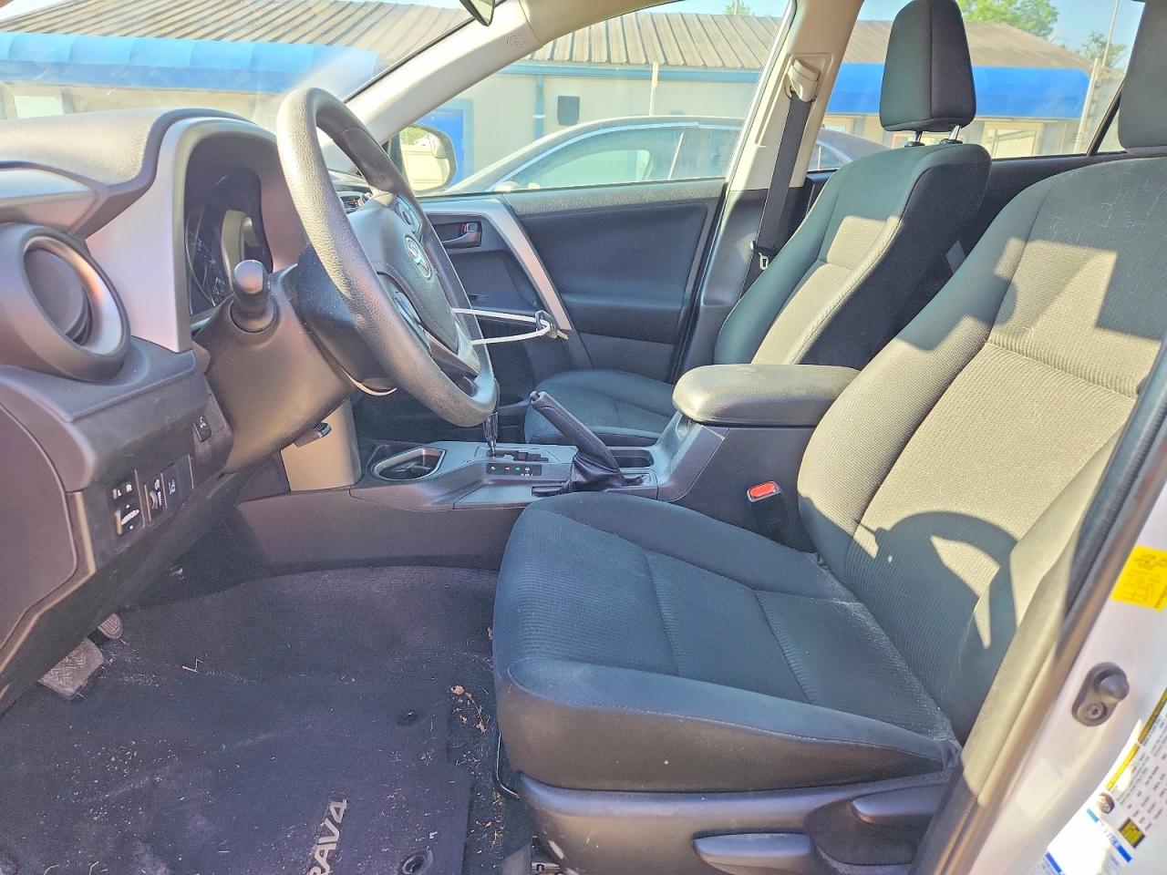 2018 TOYOTA RAV4 LE photo 13