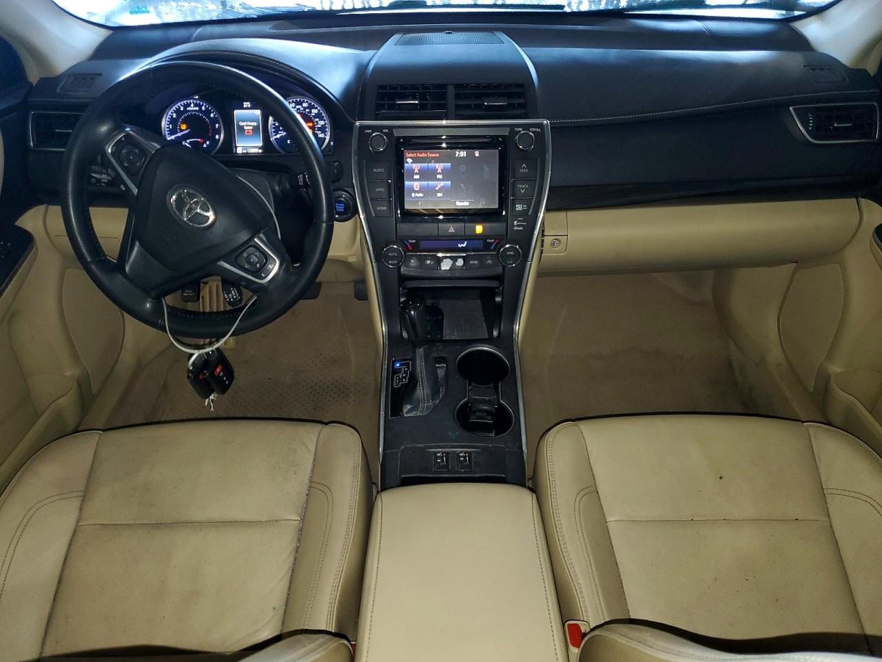 2015 TOYOTA CAMRY XLE V6 photo 8