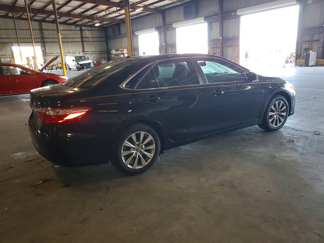 2015 TOYOTA CAMRY XLE V6 photo 3