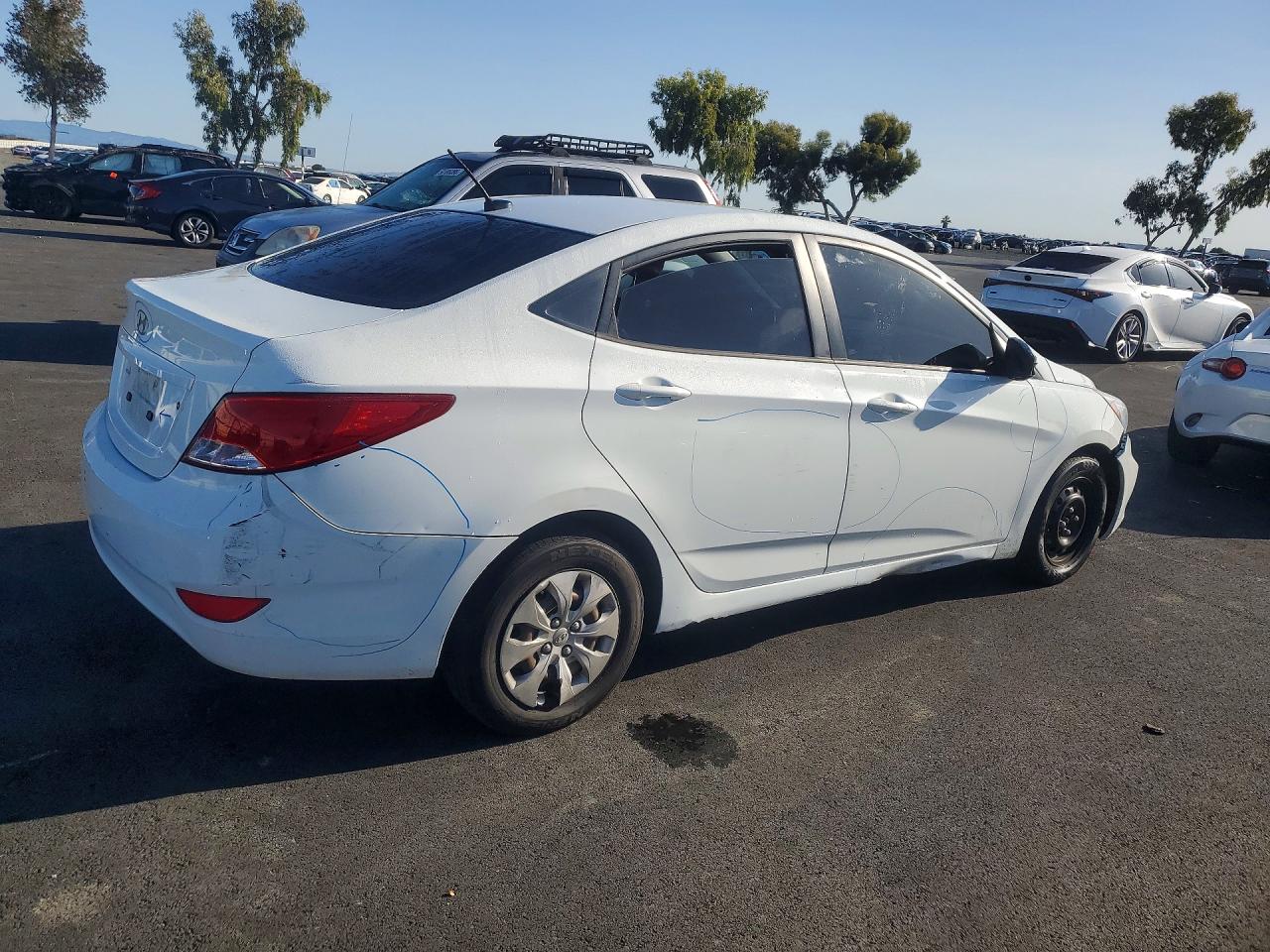 2015 HYUNDAI ACCENT GLS photo 5