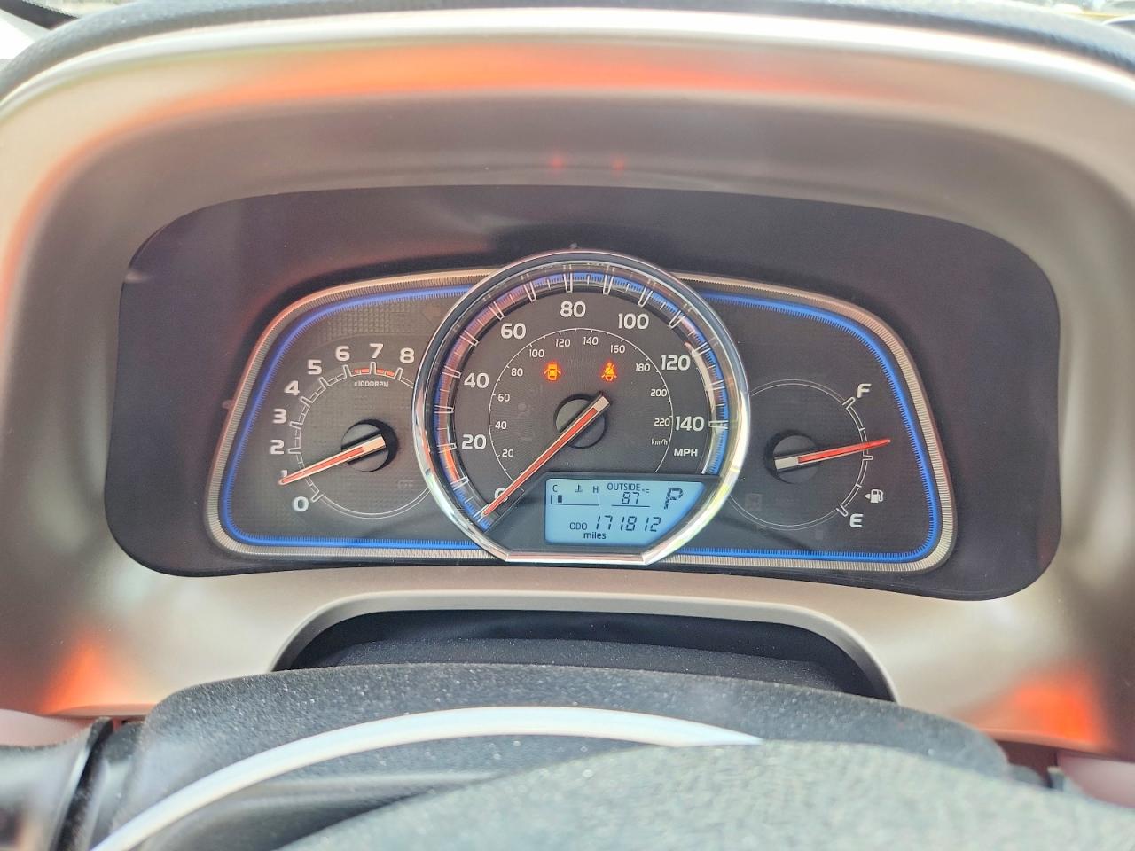 2014 TOYOTA RAV4 LIMITED photo 25