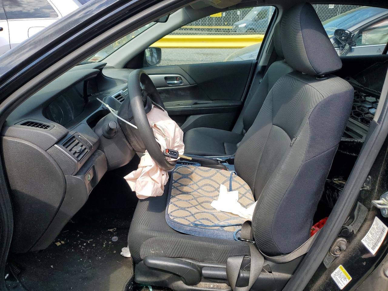 2015 HONDA ACCORD LX photo 13