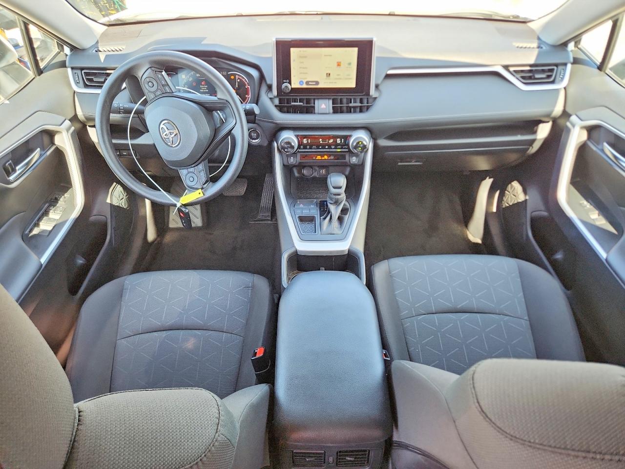2024 TOYOTA RAV4 XLE photo 22