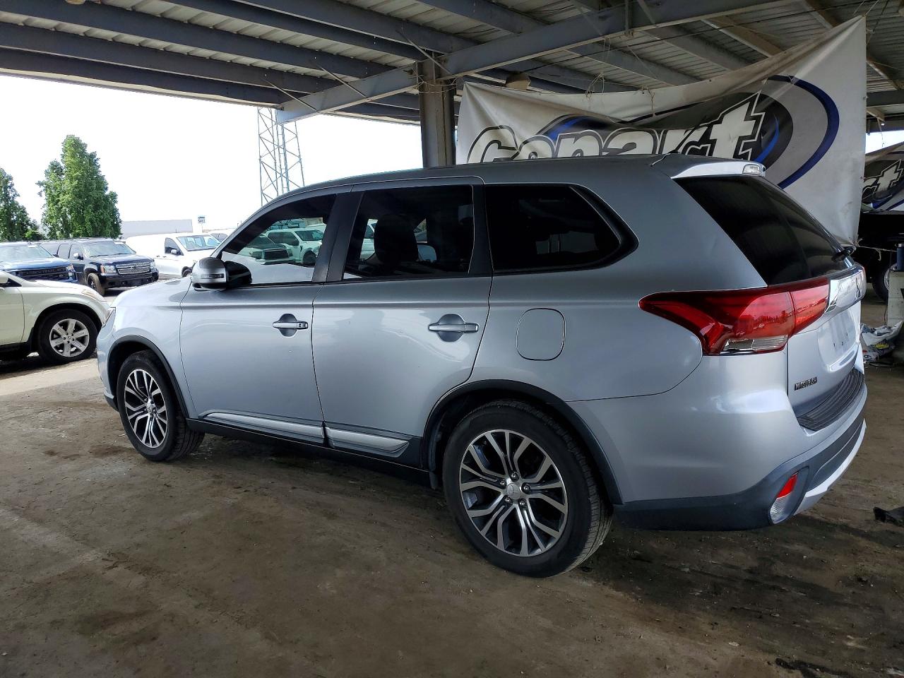 2016 MITSUBISHI OUTLANDER SE photo 2