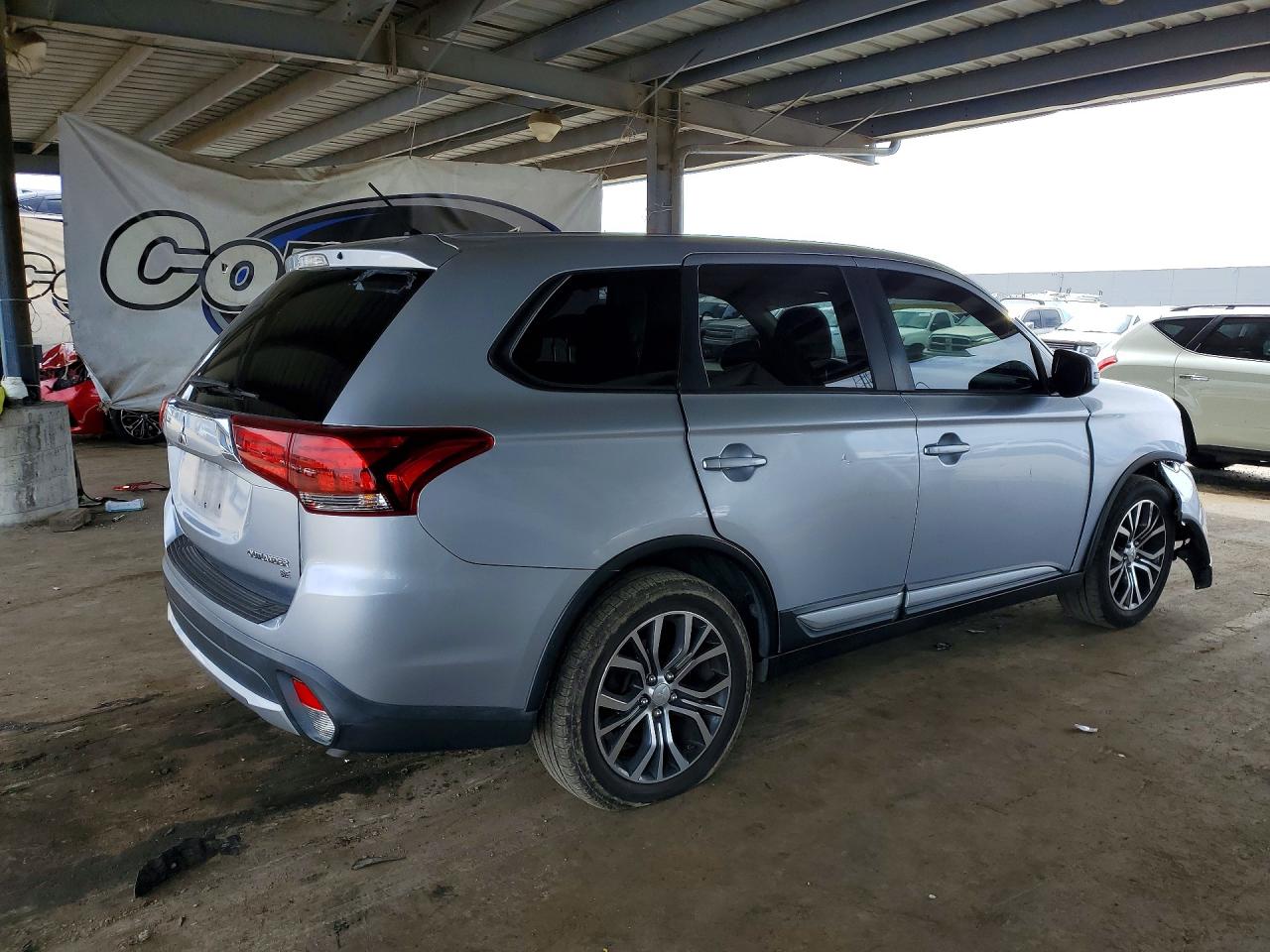 2016 MITSUBISHI OUTLANDER SE photo 3
