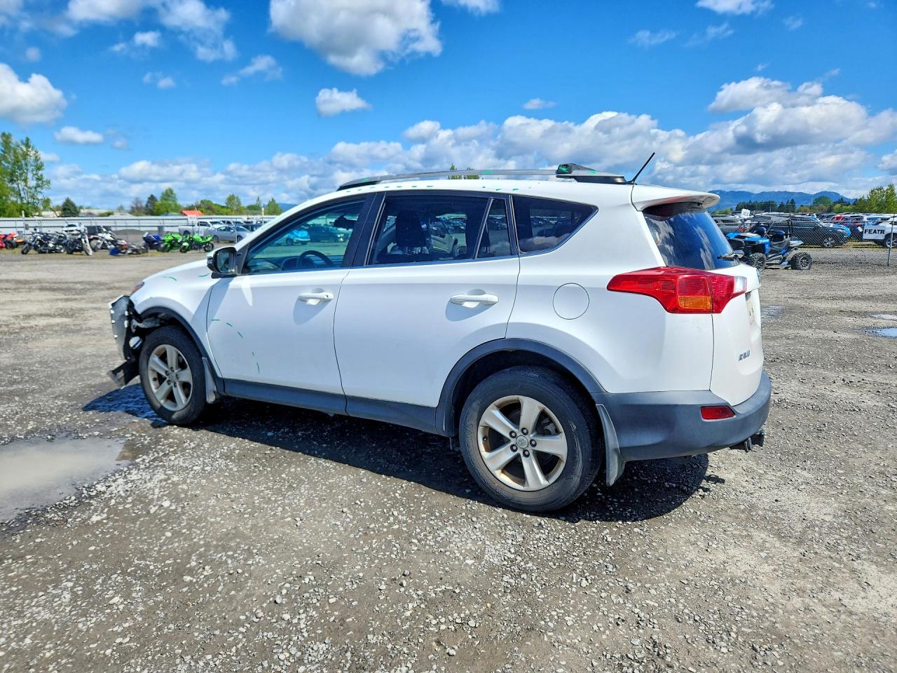 2013 TOYOTA RAV4 XLE photo 3