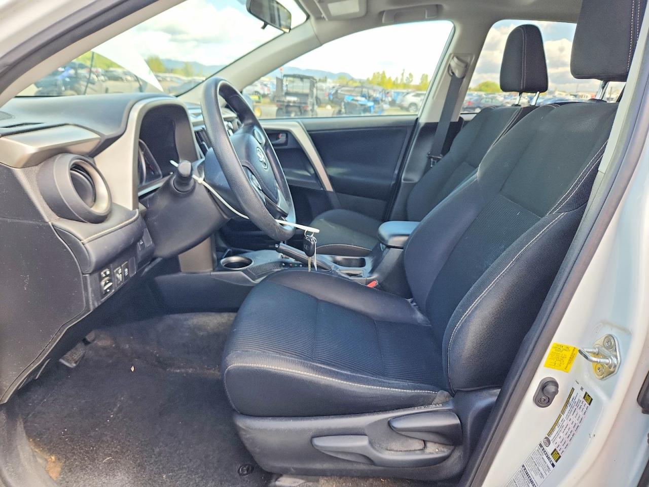 2013 TOYOTA RAV4 XLE photo 13
