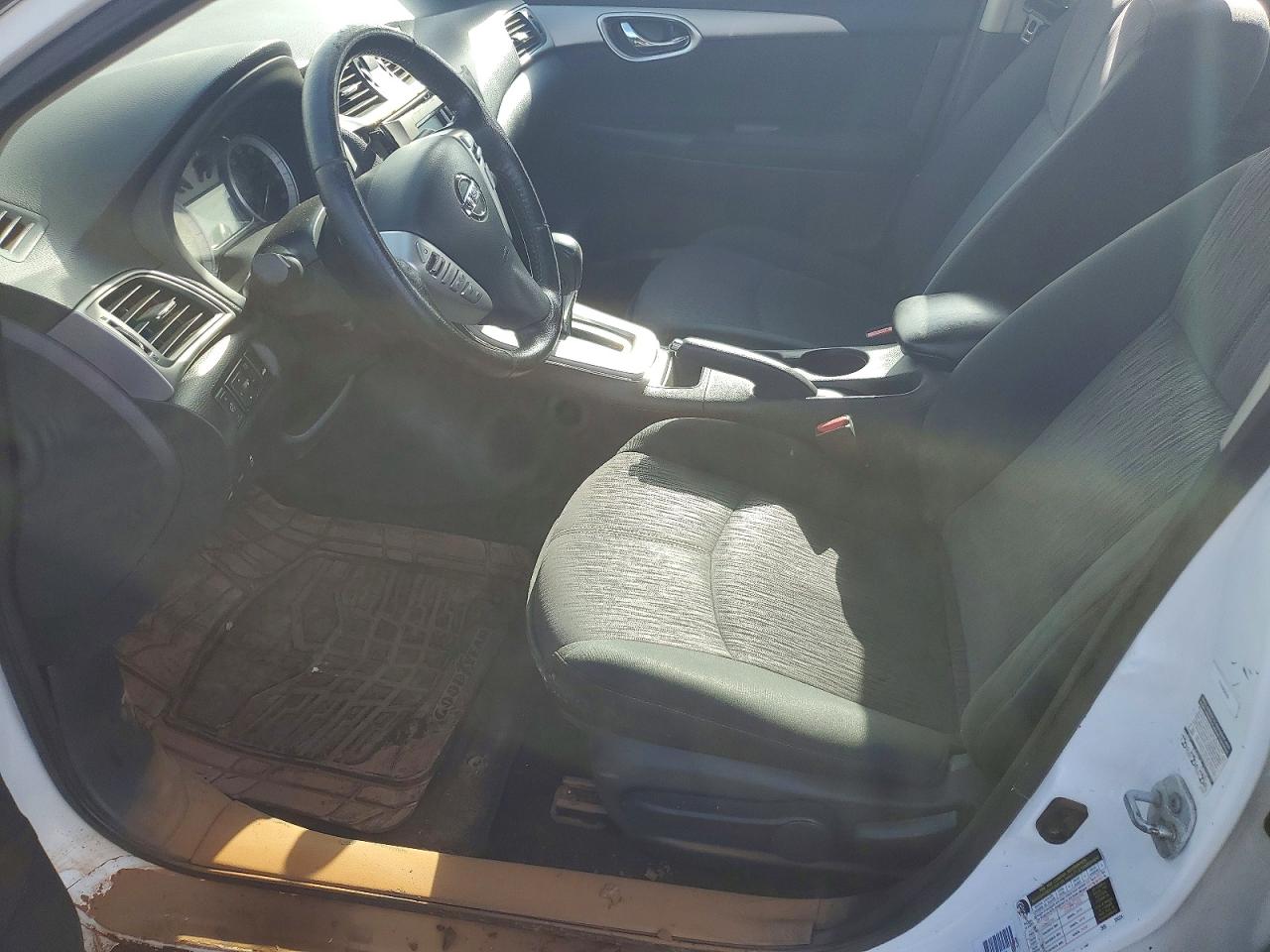 2015 NISSAN SENTRA photo 13