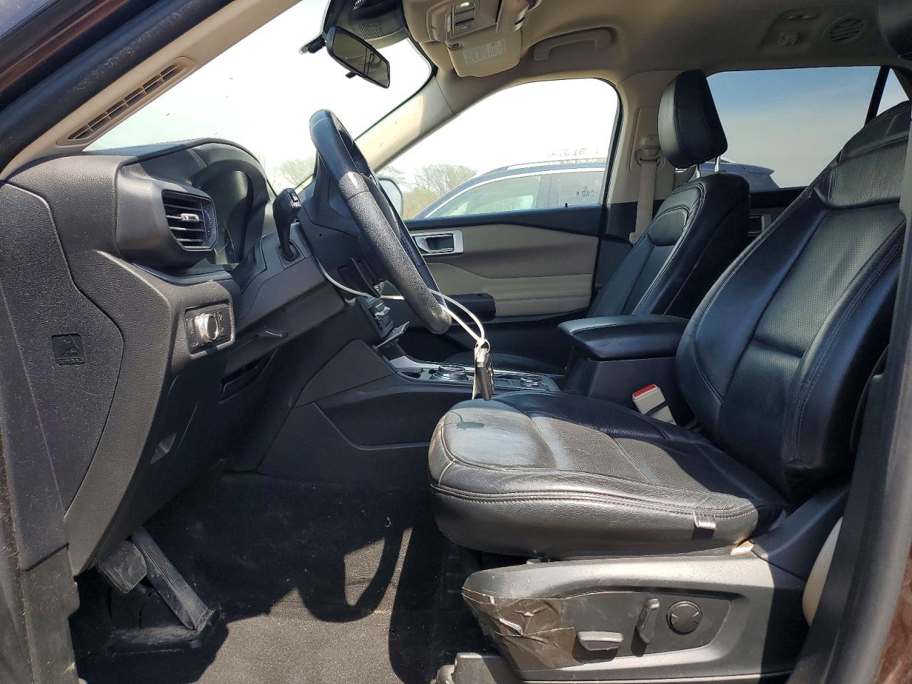 2020 FORD EXPLORER XLT photo 19