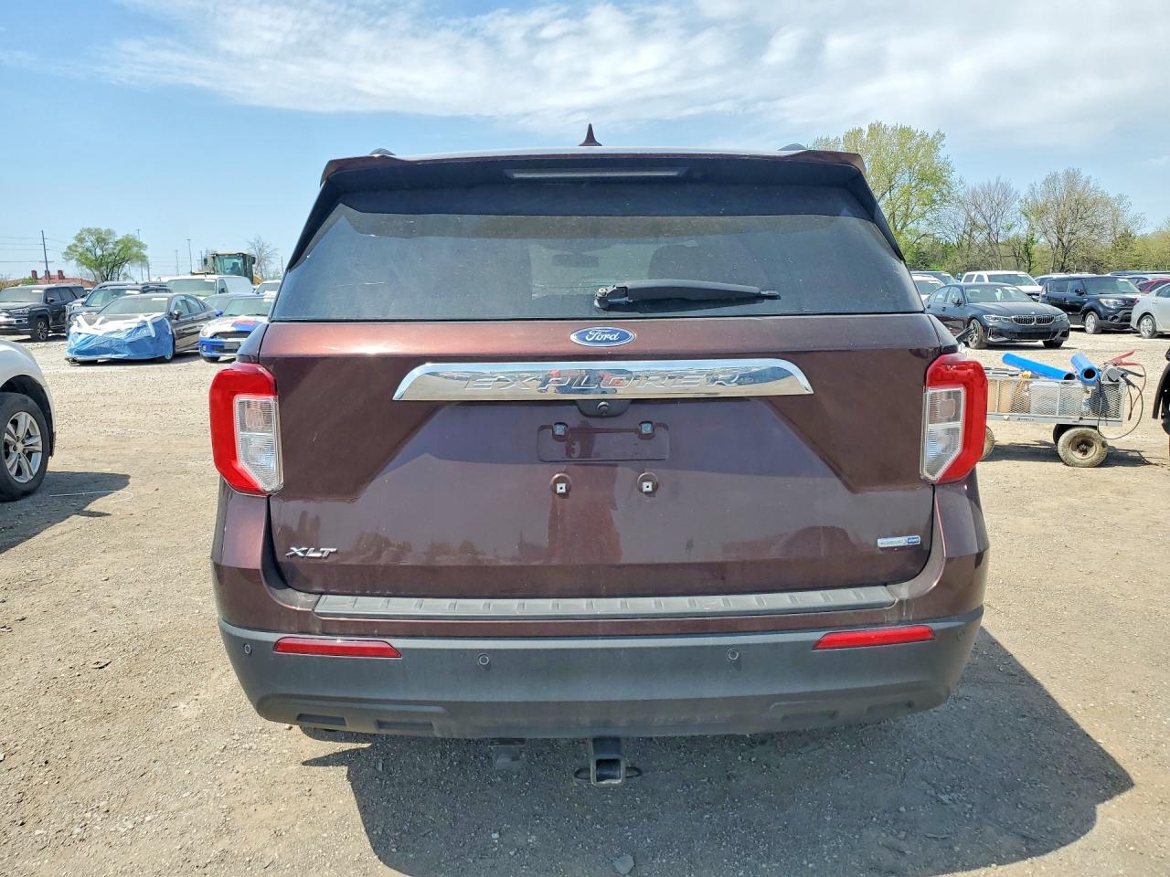 2020 FORD EXPLORER XLT photo 16