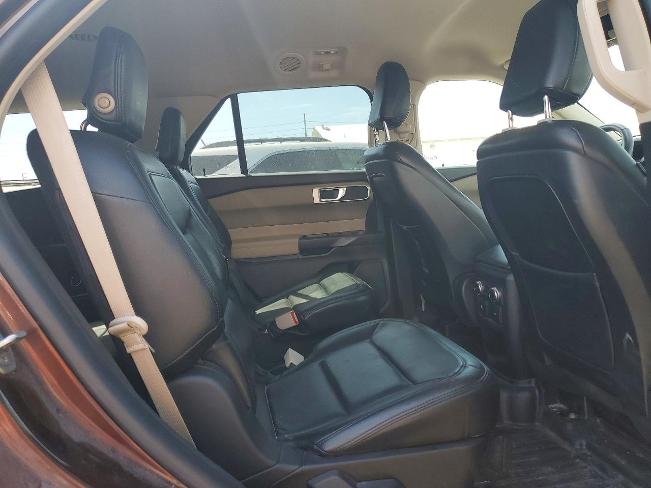 2020 FORD EXPLORER XLT photo 31