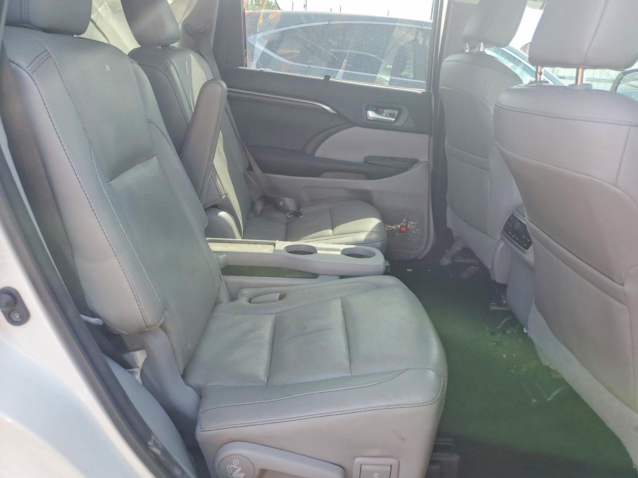 2016 TOYOTA HIGHLANDER LIMITED PLATINUM photo 21