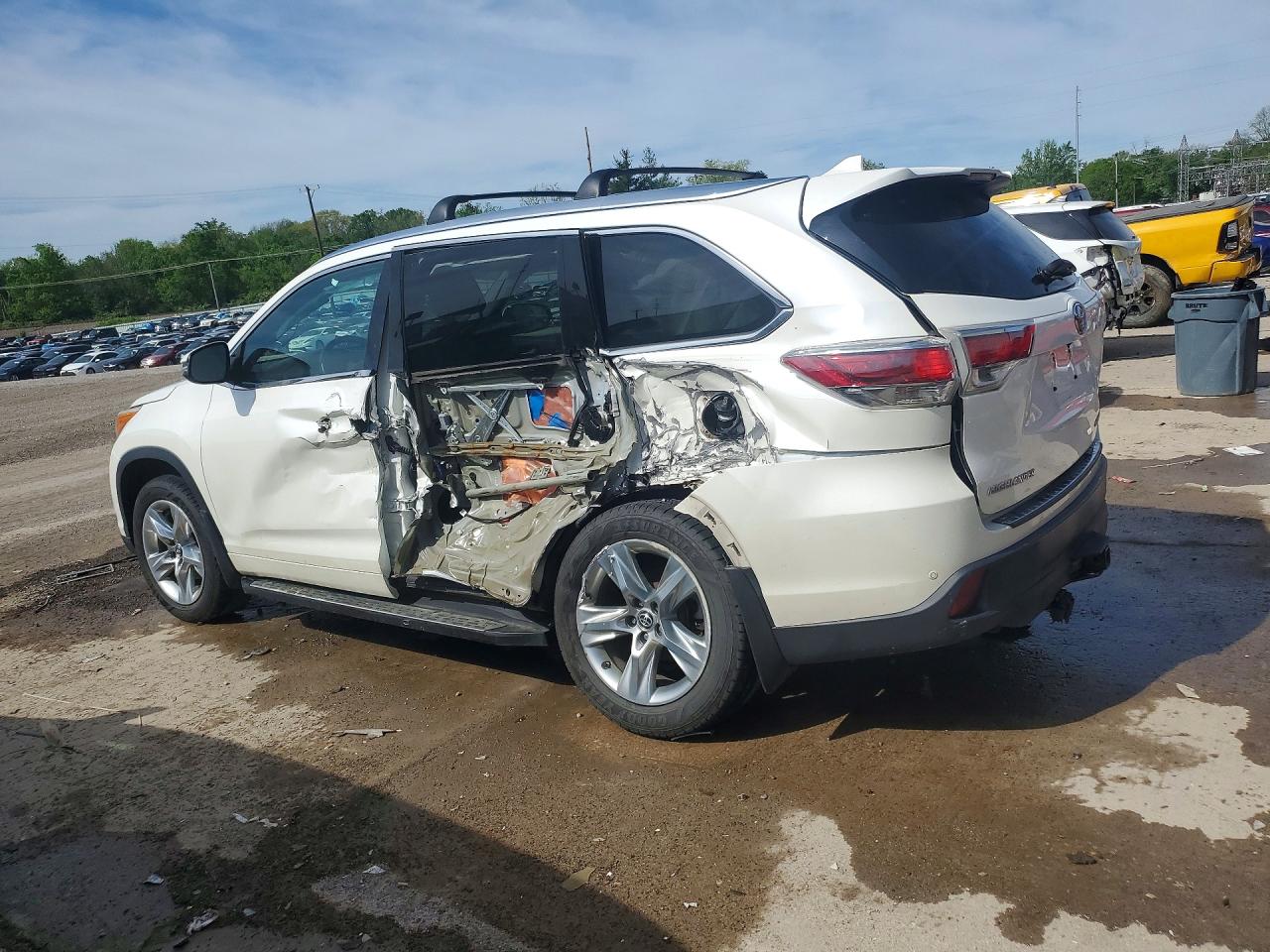 2016 TOYOTA HIGHLANDER LIMITED PLATINUM photo 3